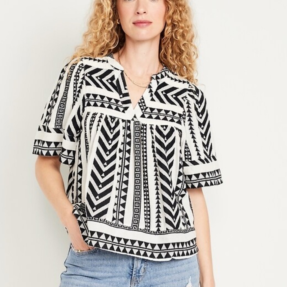 Old Navy Black and White Patterned Blouse